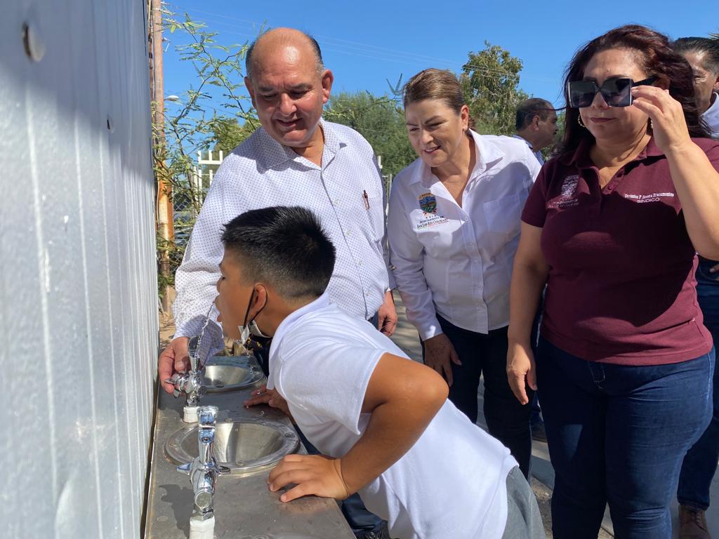 Entregan planta potabilizadora de agua en primaria del Mesa Rica
