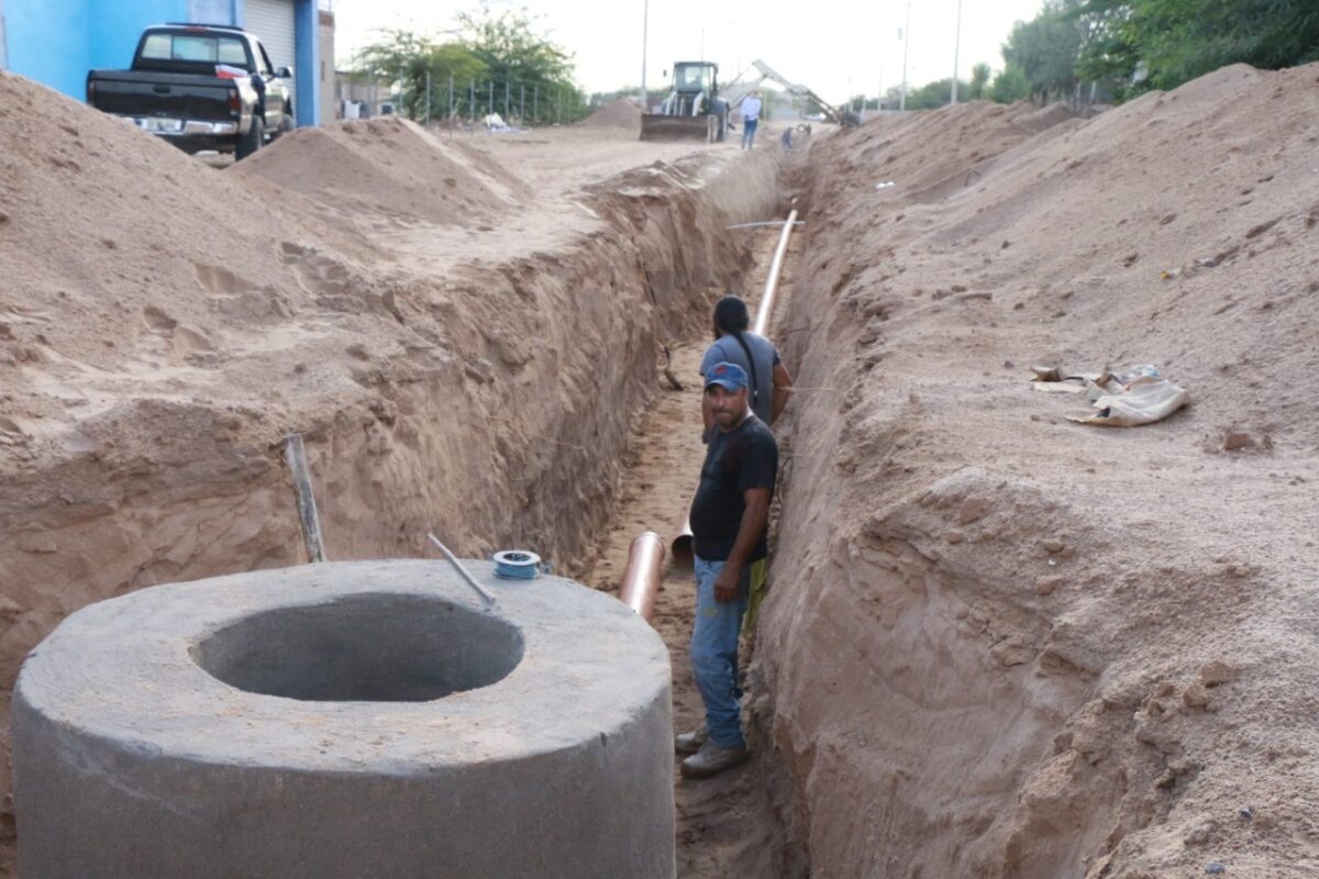 Supervisa Alcalde avance en obra de ampliación de alcantarillado de la Reforma