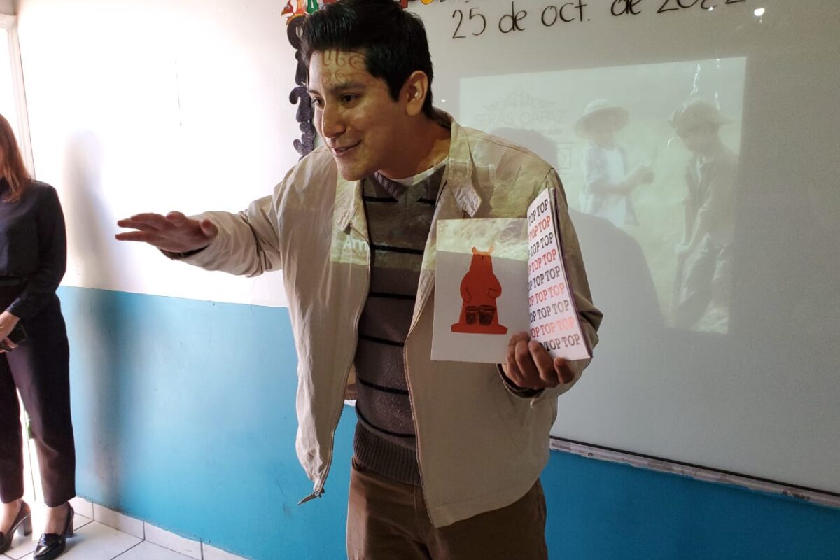 Estrena escritor “Oso Rojo” en San Luis