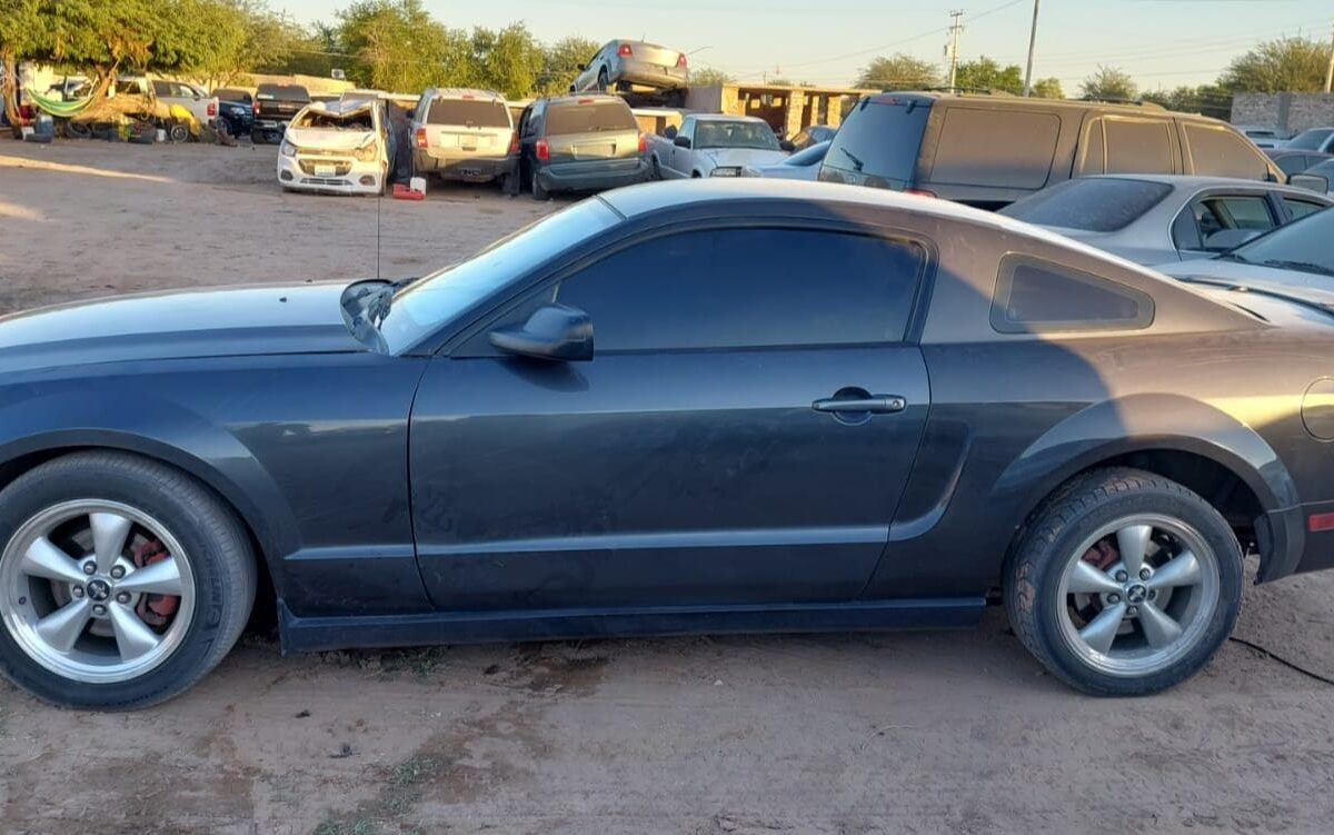 Recupera Policía Municipal tres vehículos robados en SLRC