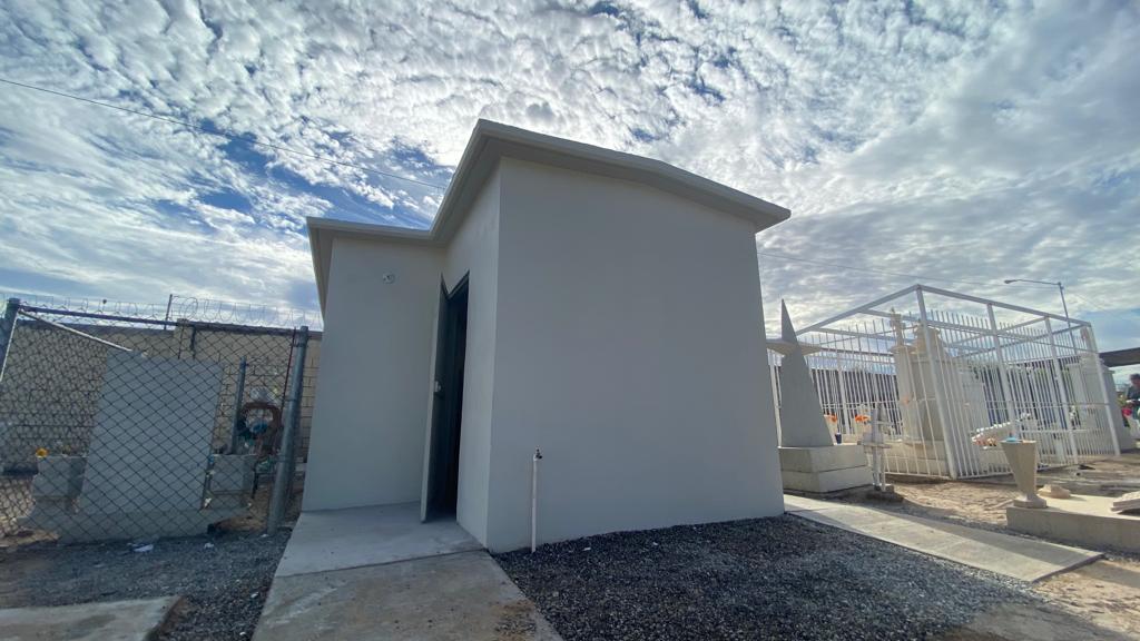 Ya habilitados nuevos sanitarios en Panteón Municipal de SLRC