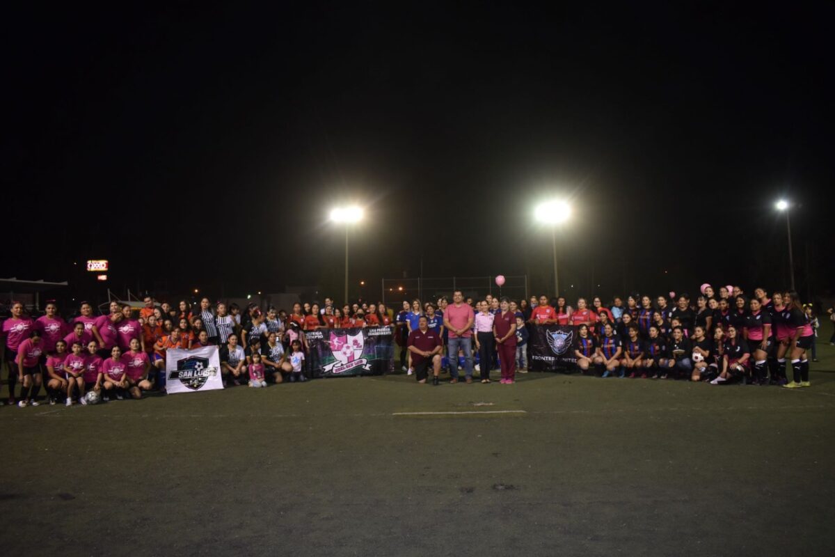 Celebran mamás campeonato “Golazo contra el Cáncer” en SLRC