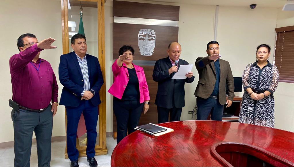 Toman protesta a nuevos funcionarios del Ayuntamiento de SLRC