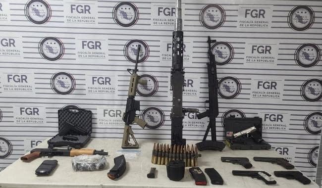 Tras denuncia anónima FGR asegura ametralladora calibre .50 y armas largas
