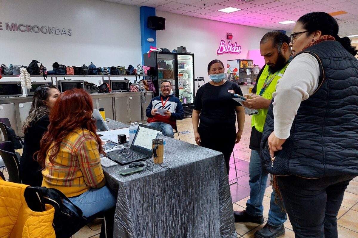 Lleva Oomapas beneficios a personal del sector maquilador