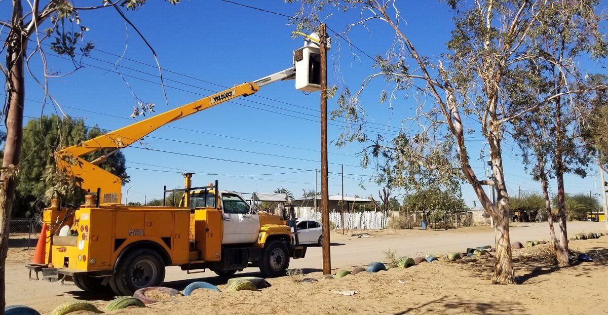 Rehabilitan circuitos de alumbrado público en SLRC