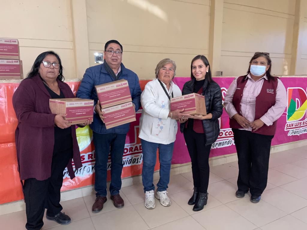 Entrega DIF Municipal apoyos alimenticios en el Golfo de Santa Clara