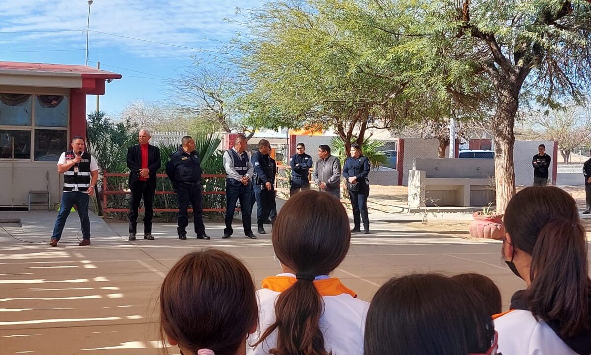 Llevan jornada de seguridad a Escuela Secundaria de SLRC
