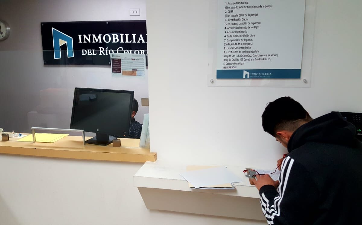 Invita Inmobiliaria a estudiantes aprovechar becas universitarias