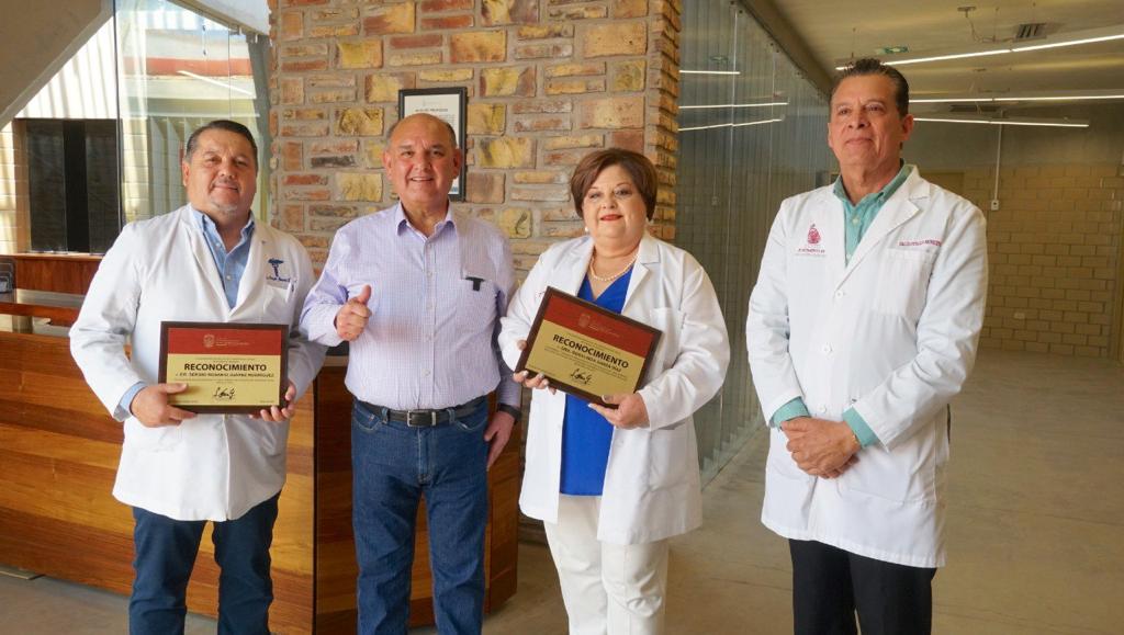 Reconoce Alcalde a distinguidos médicos psiquiatras