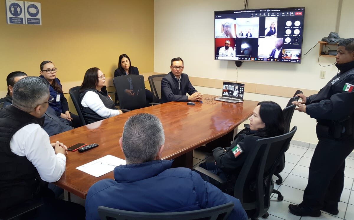 Llevan plática de prevención a personal de la CFE