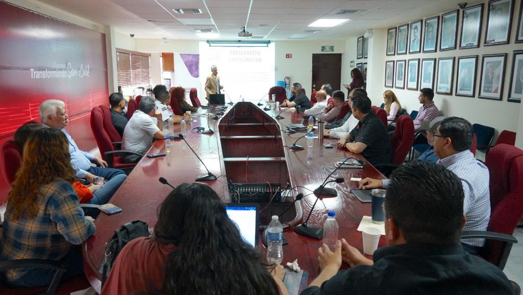 Se capacitan funcionarios en Ley de Participación Ciudadana