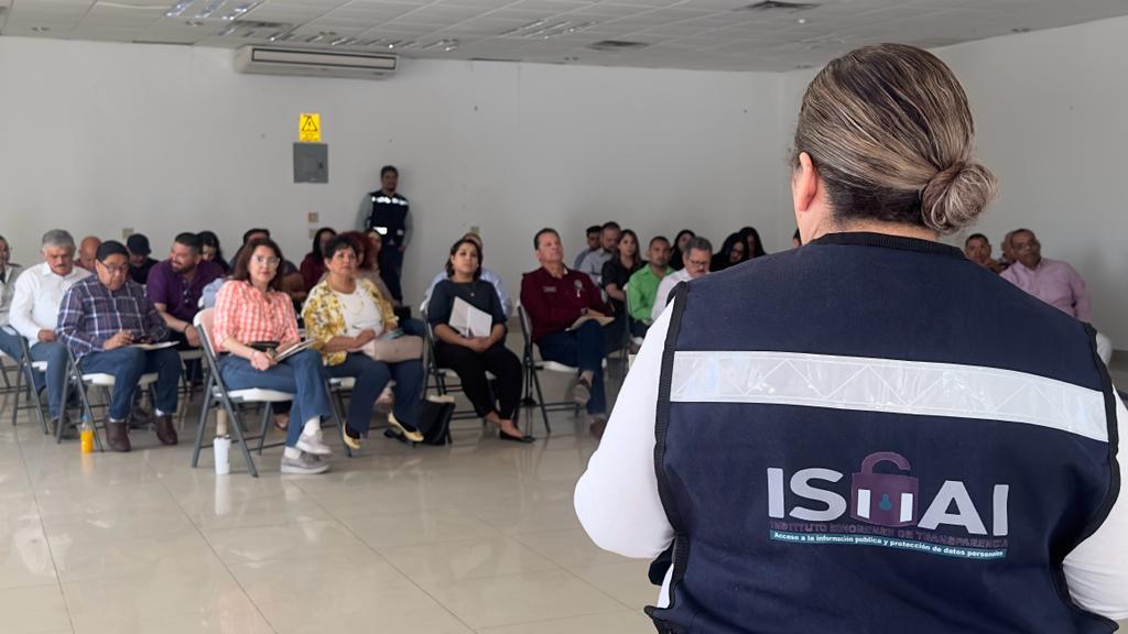 Participan funcionarios en capacitación de Transparencia y Acceso a la Información