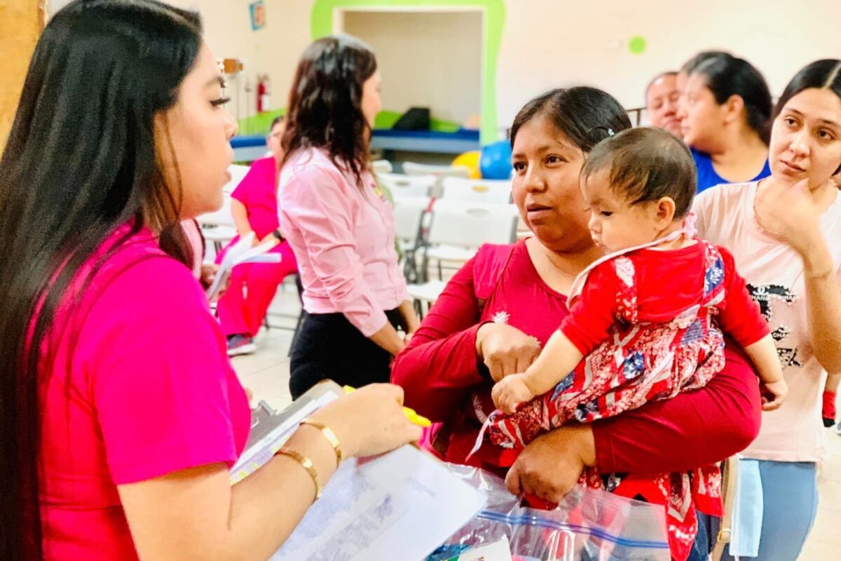 Reciben capacitación mujeres del programa “1000 Días de Vida”