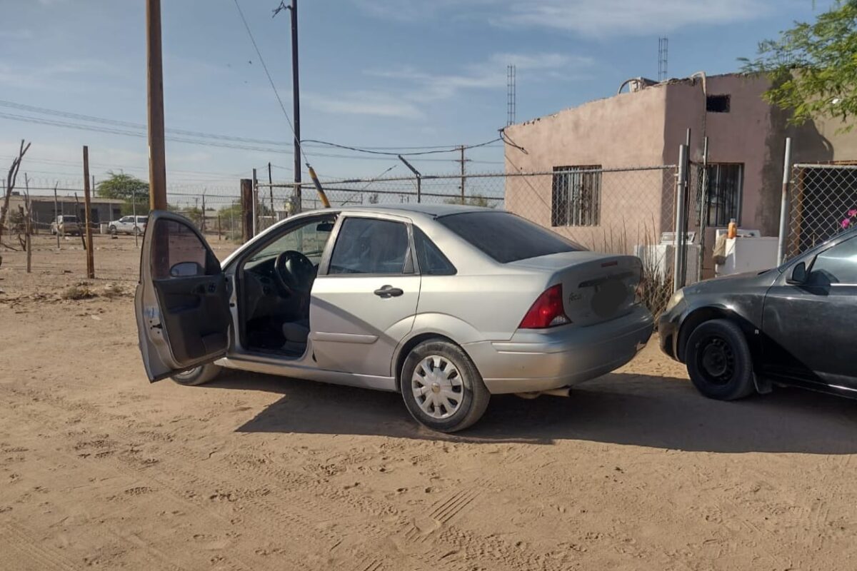 Recuperan municipales vehículo a minutos del reporte de robo