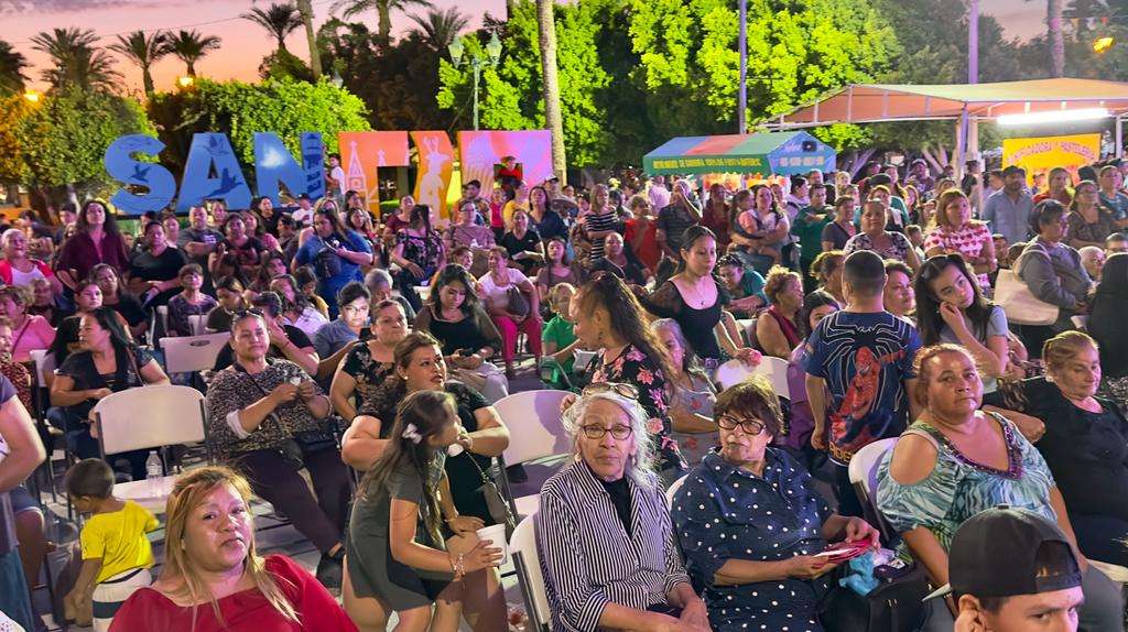 Celebra DIF a más de 700  mamás sanluisinas