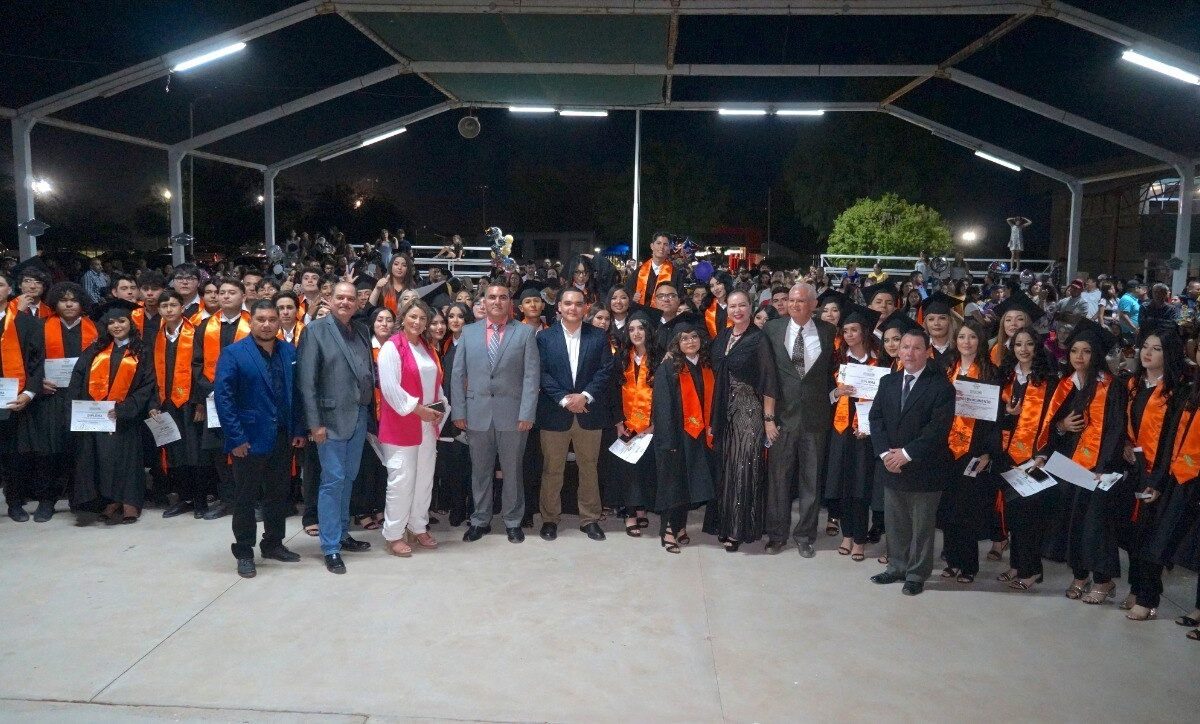 Gradúan 63 alumnos de Cecytes plantel LBS