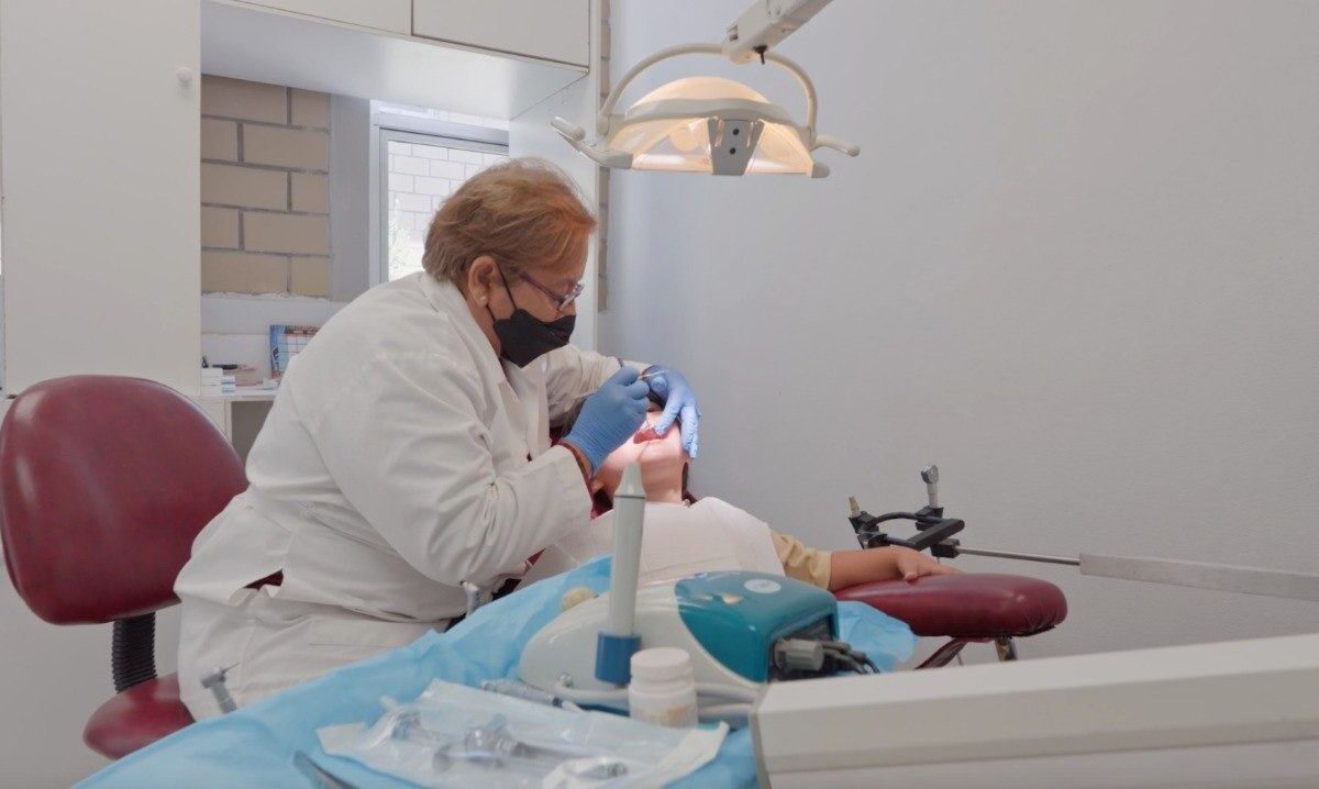 Promueve Salud Pública servicio dental en Clínica Familiar