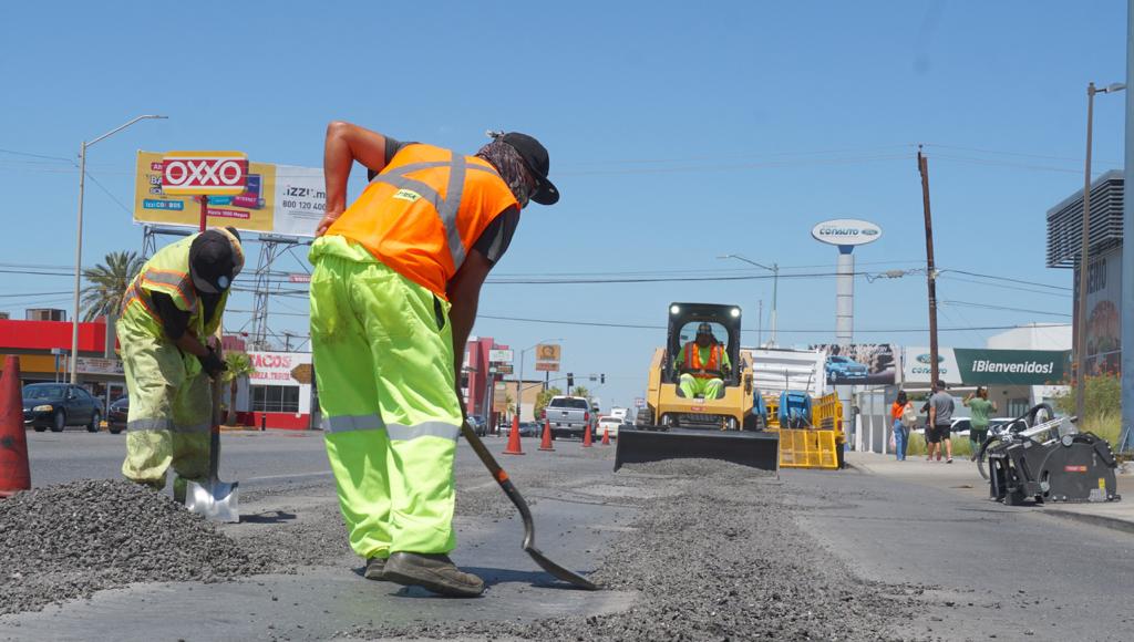 Avanza rehabilitación de “jorobas” de Av. Obregón