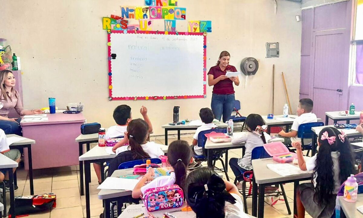 Visita Casa de la Cultura del Valle a primaria “Heriberto R. Silva”