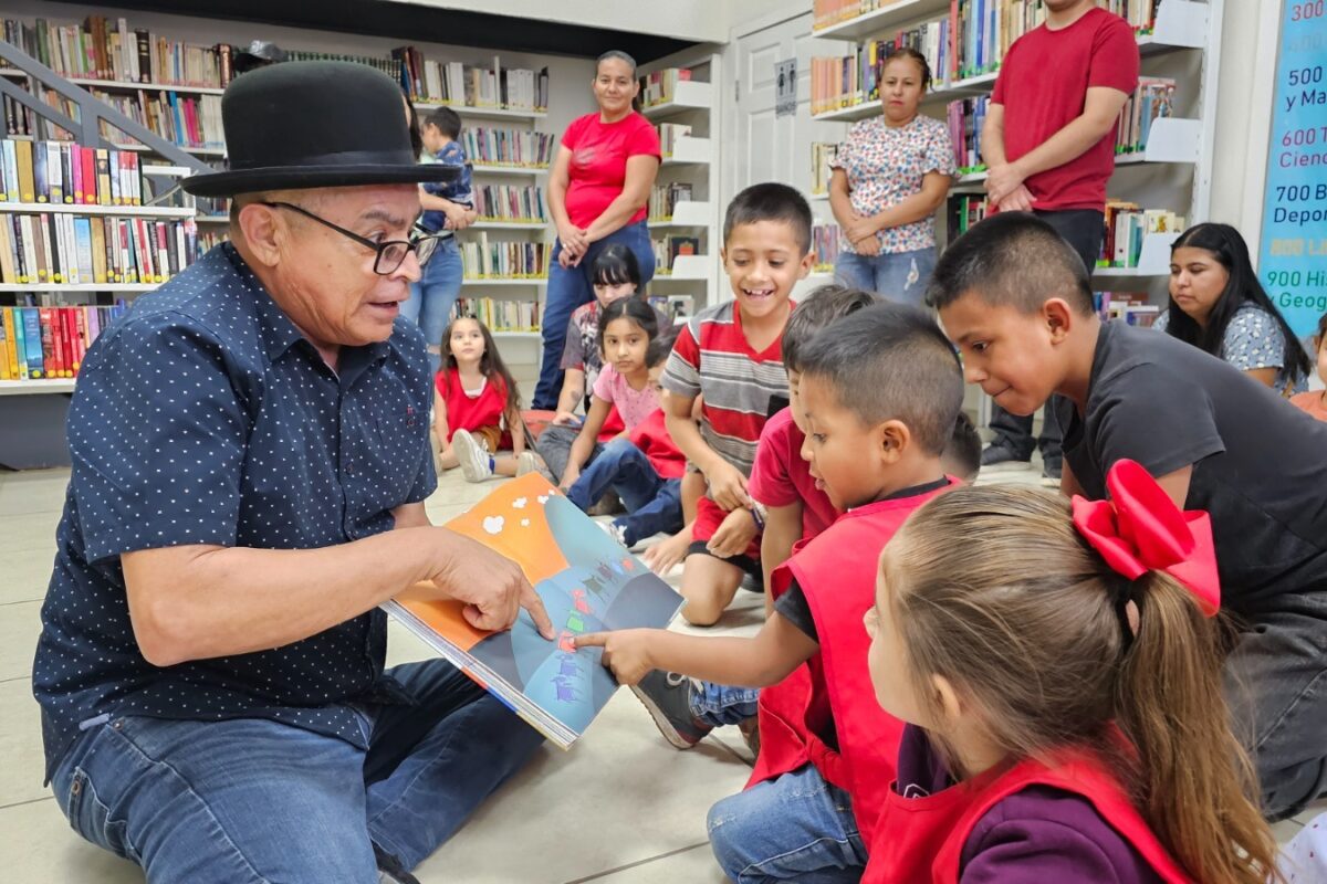 Disfrutan pequeñitos de recorrido por Biblioteca, Centro Cultural y Teatro