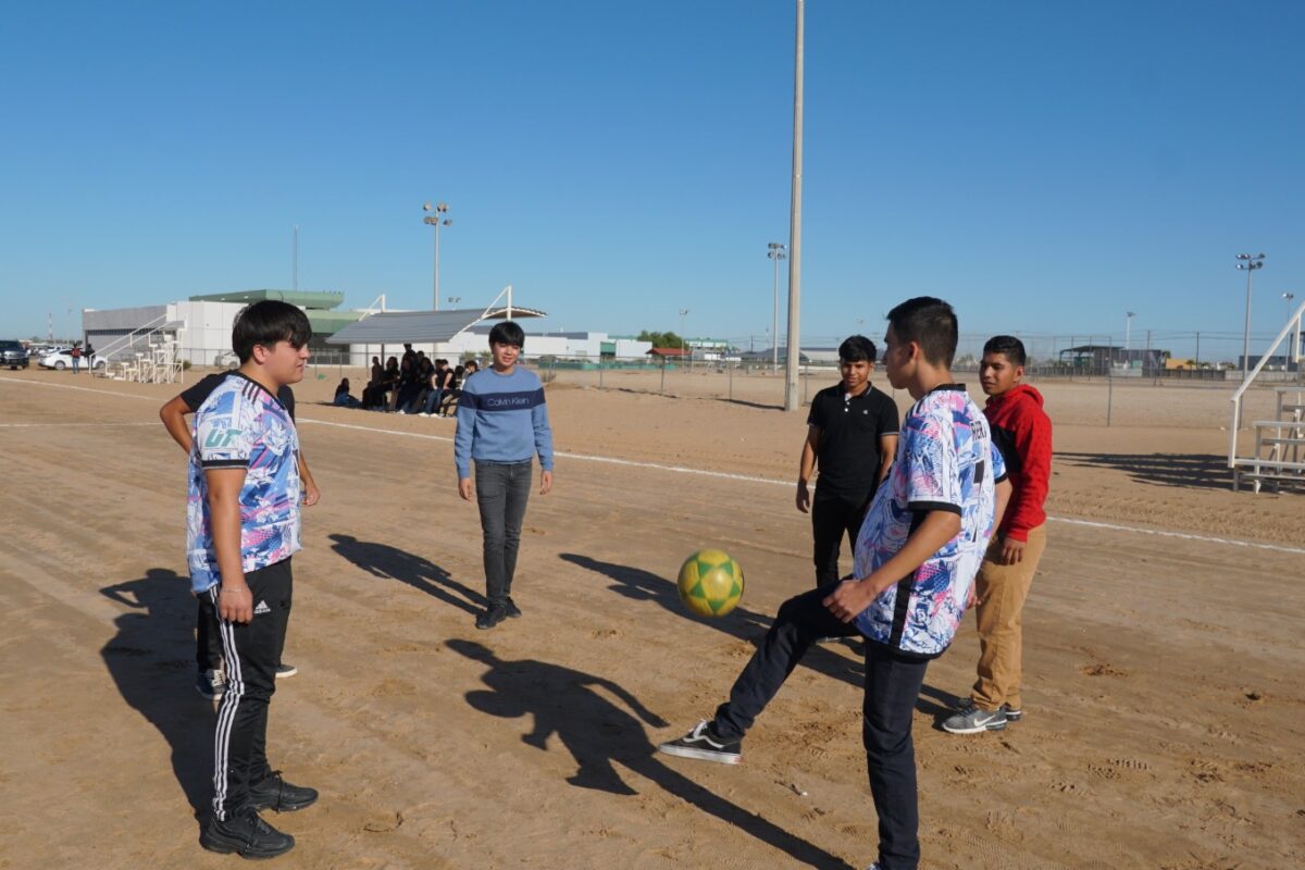 Inaugura Alcalde nueva cancha deportiva en la Utslrc
