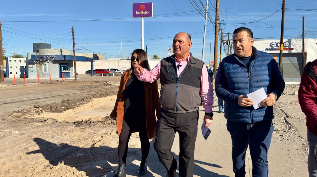 Pide Alcalde paciencia a comerciantes por obra de la calle 2da.