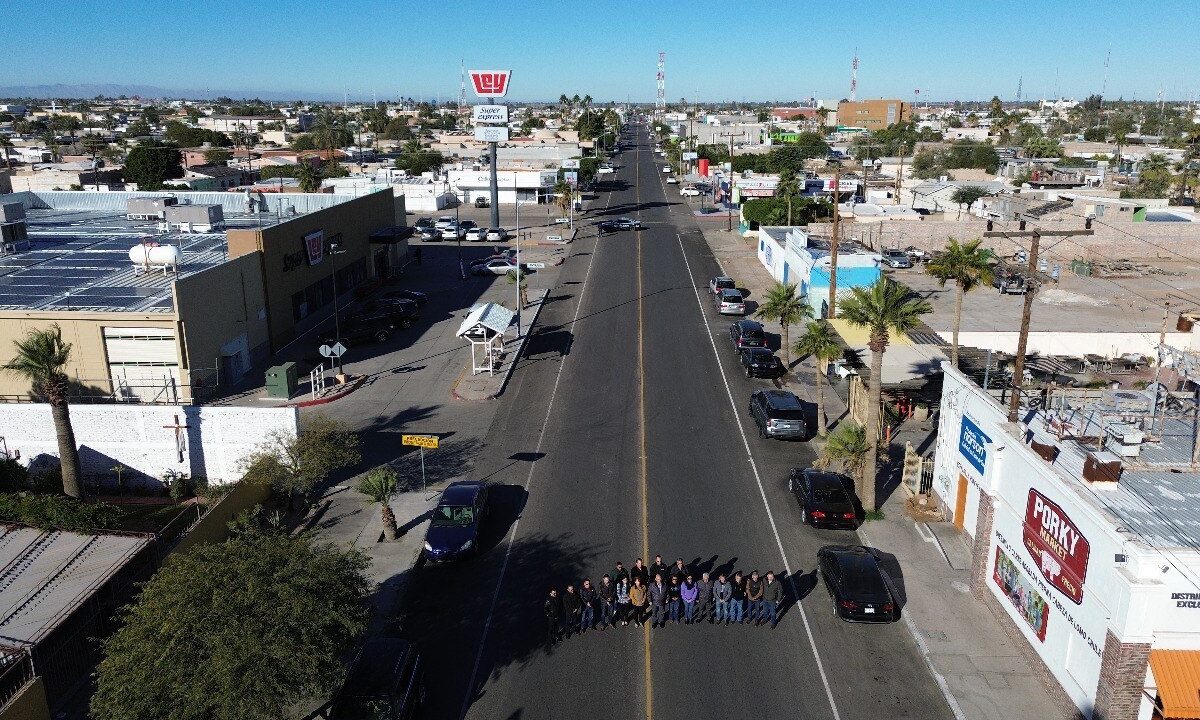 Entrega alcalde rehabilitación de Av. Revolución