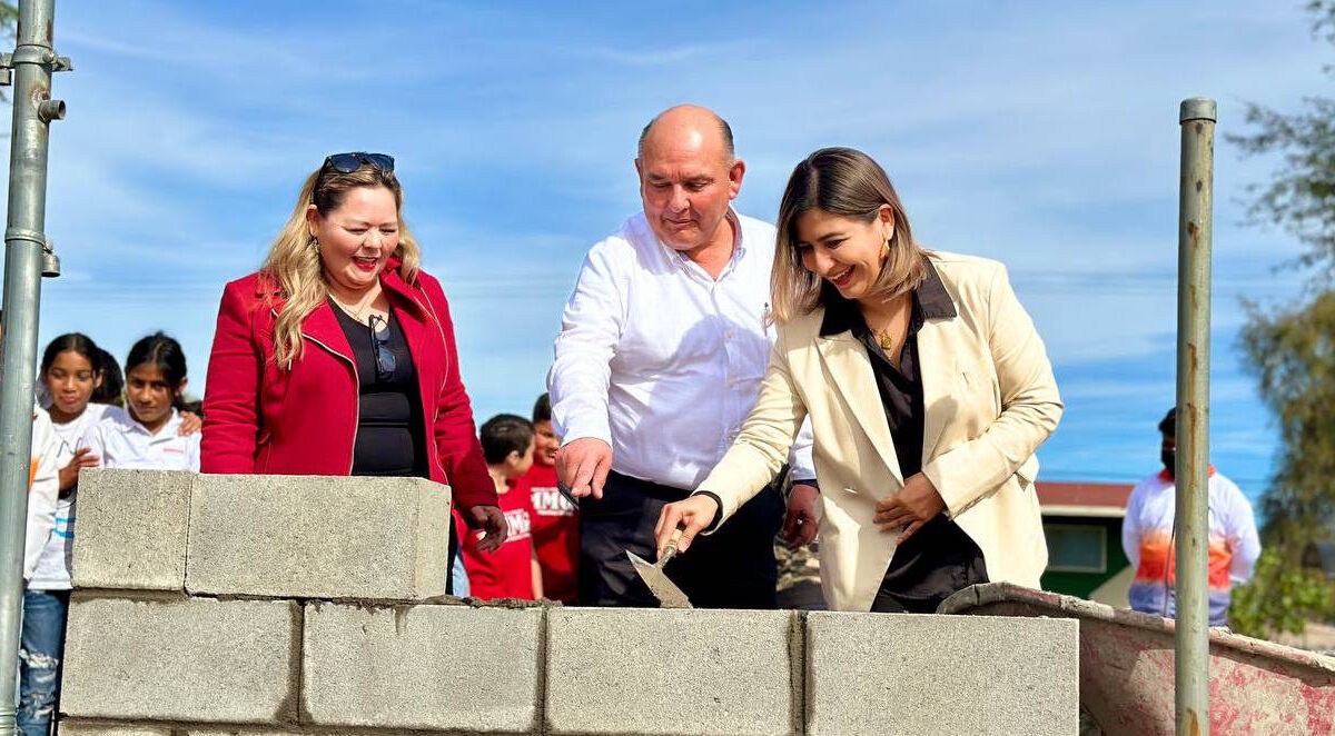Inicia construcción de nueva barda en primaria “María Mendoza”