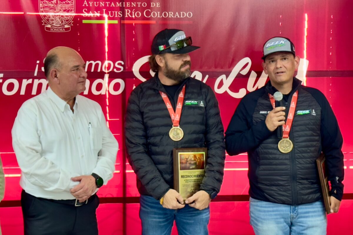 Reconoce Alcalde a pilotos mexicanos de Dakar 2024