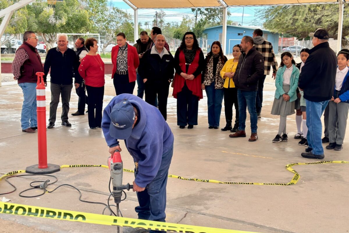 Estrenará primaria Torres Bodet nueva cancha cívica