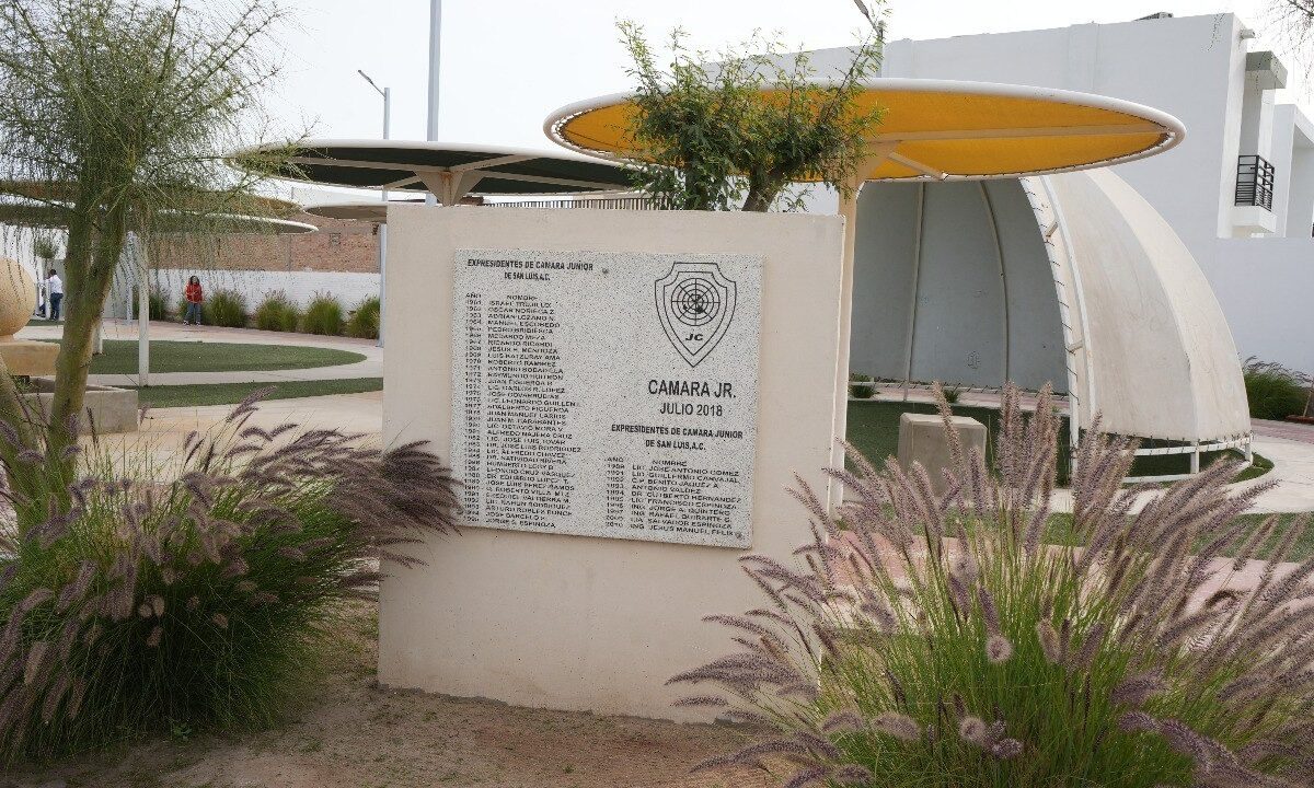 Entrega Alcalde nuevos sanitarios en parque Cámara Junior