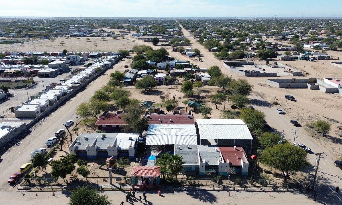 Inicia construcción de banquetas en preescolar “Manuel Cervantes”
