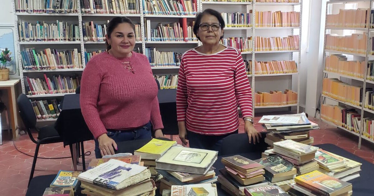 Donación de libros fortalece misión de la Biblioteca Municipal