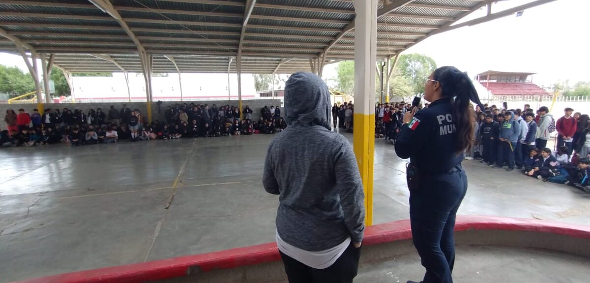 Llevan jornada de seguridad a Secundaria Técnica # 4 de SLRC