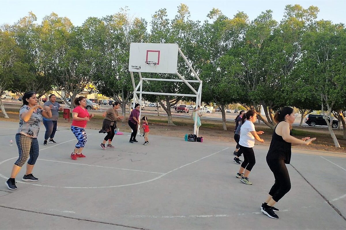 Se activan decenas de personas en el programa “Zumba en los parques”