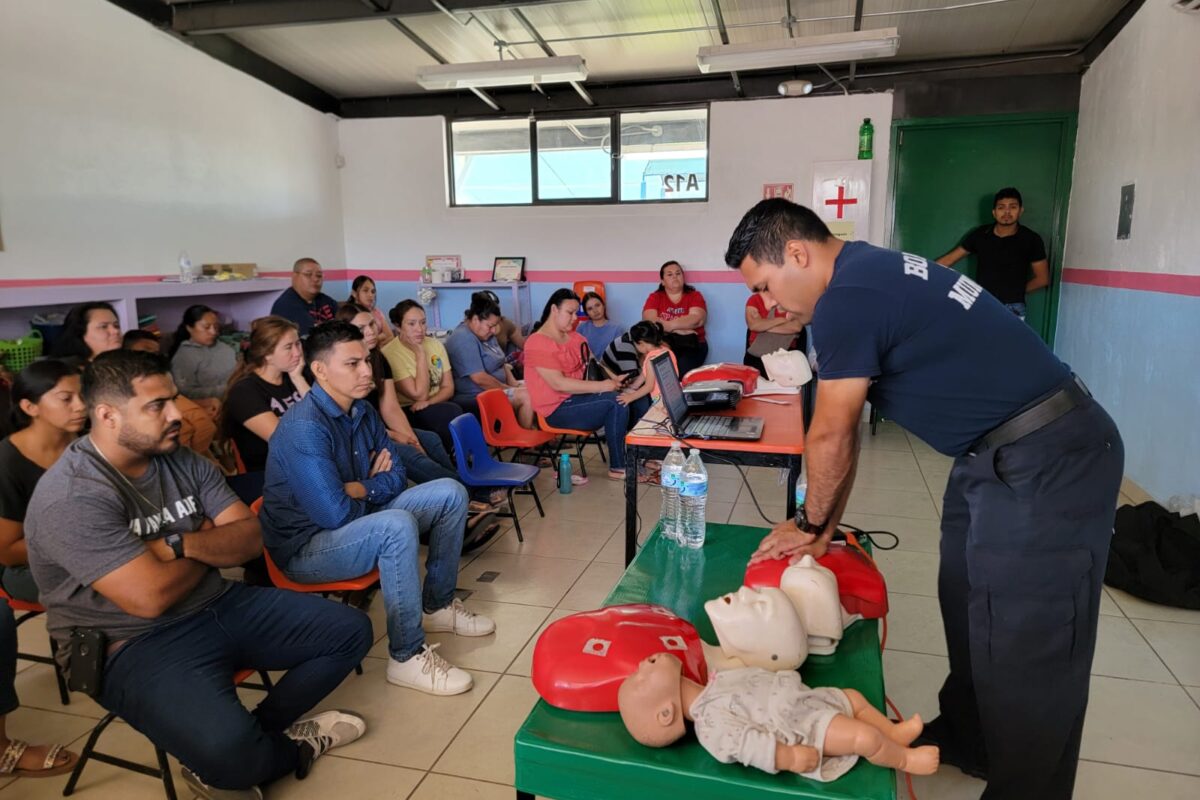 Padres de familia se capacitan sobre accidentes en el hogar