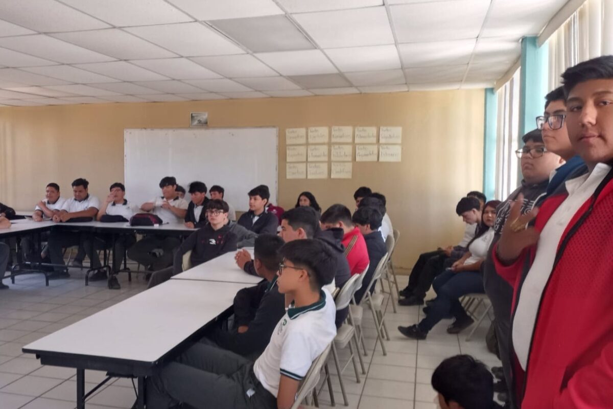 Lleva Ecología pláticas de desarrollo sustentable a Conalep