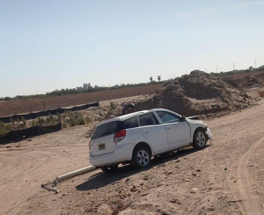 Volcadura en Estación Rito: Un Lesionado y Daños en Poste Eléctrico